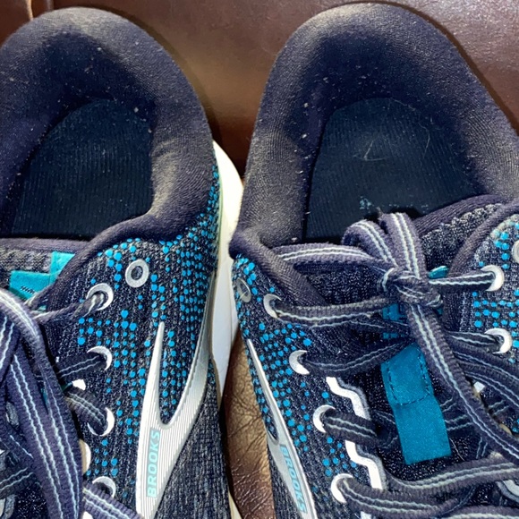 Brooks Shoes - Picture 5 of 6